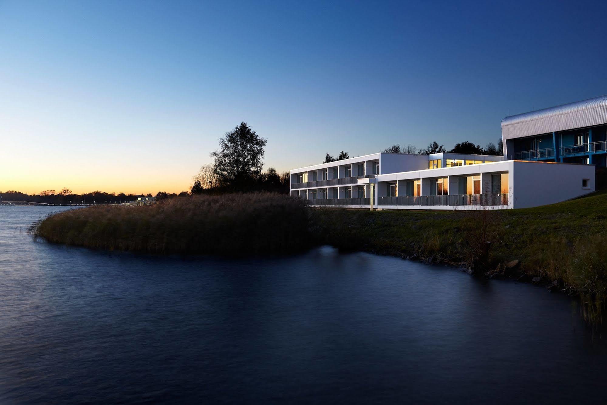 Strandhotel Senftenberger See Kültér fotó
